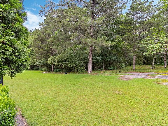 4th image of 206 Chateau Ct