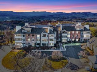 5052 Hunting Hills Sq, Roanoke, VA 24018