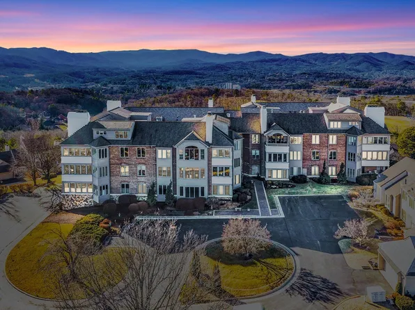 5052 Hunting Hills Sq, Roanoke, VA 24018