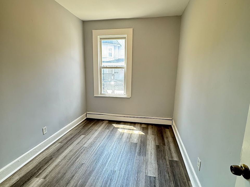 2nd image of 257-261 Rosa Parks Blvd #1