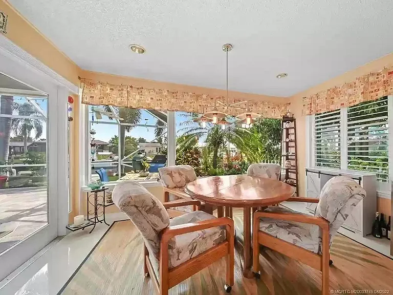 1744 SW Boatswain Pl — Photo 5