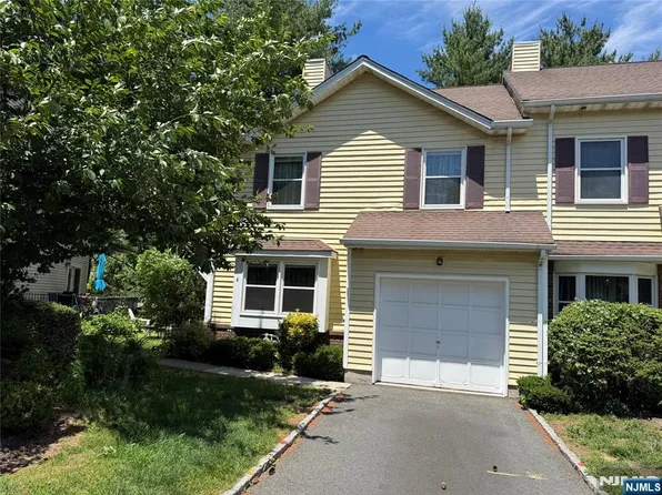 6 Chris Court #6, Fair Lawn, NJ 07410
