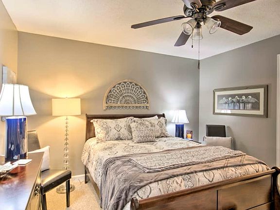 5th image of 210 Woodhaven Ct