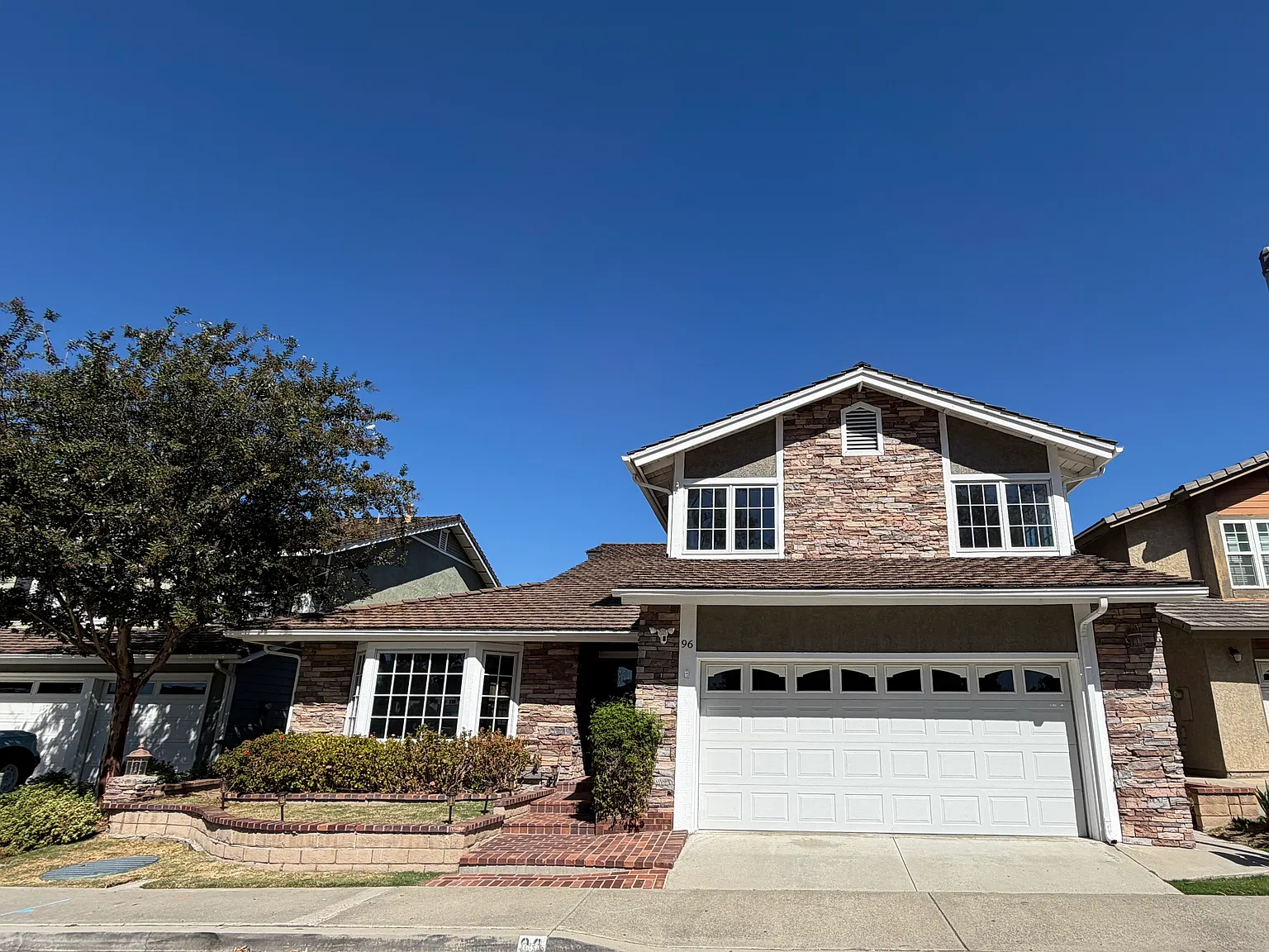 4 bed, 2713 sqft, $6,000 — Photo 1