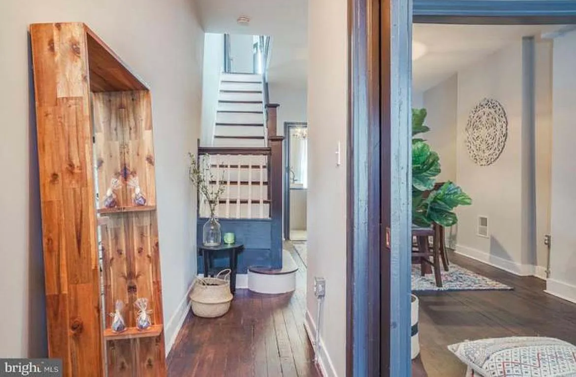 611 N Ashburton St — Photo 2