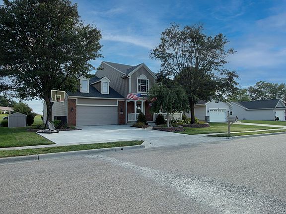 2nd image of 621 Creeks Edge Dr