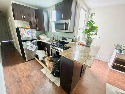 Rented by Papp Realty | media 18