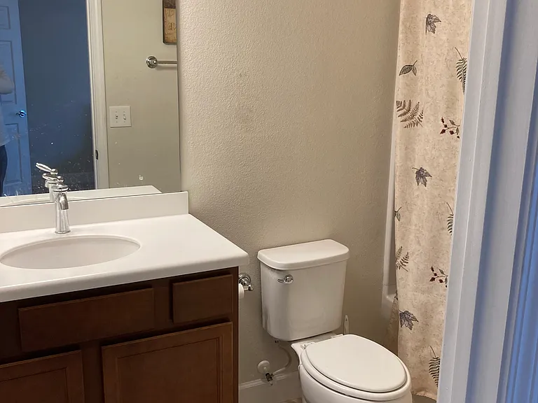 6846 Roundleaf Dr — Photo 12