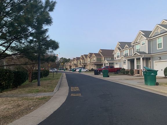 4th image of 228 Craftsman Cir