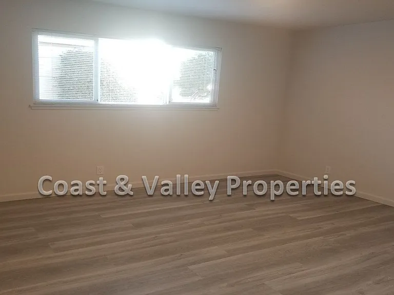 1708 Pescadero Dr — Photo 7