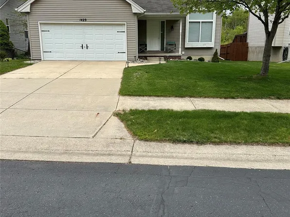 1429 Sherwood Forest Ct, Waterford, MI 48327