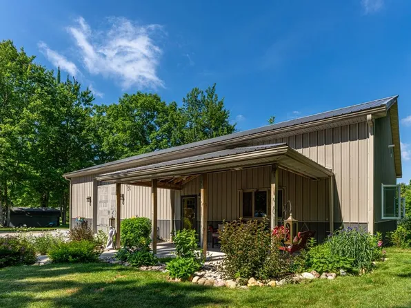 2418 S 41st Rd, Cadillac, MI 49601