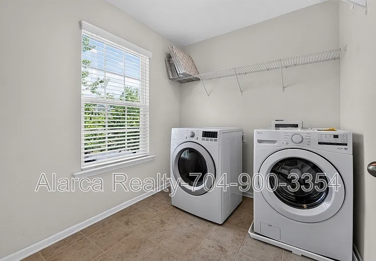10431 Paisley Abbey Ln — Photo 32
