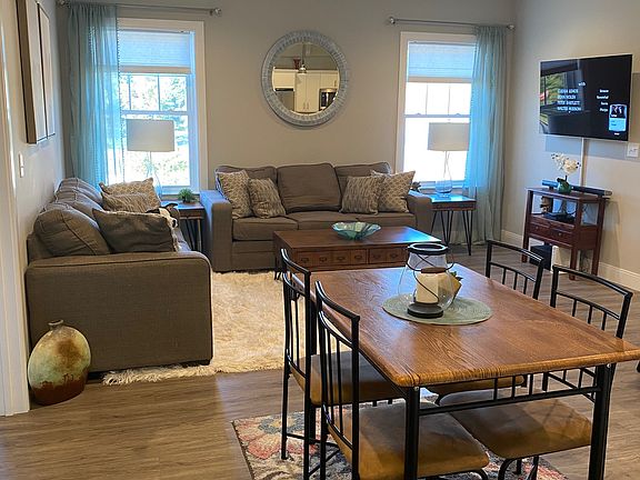 5th image of 147 Portsmouth Ave #4