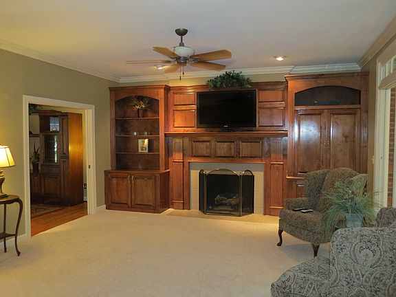 5th image of 4 Black Pine Ct
