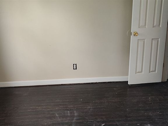 4th image of 7035 Yacht Ave