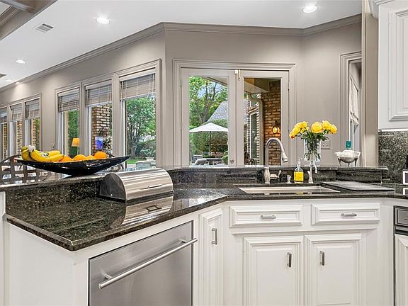 4th image of 5212 Corinthian Bay Dr