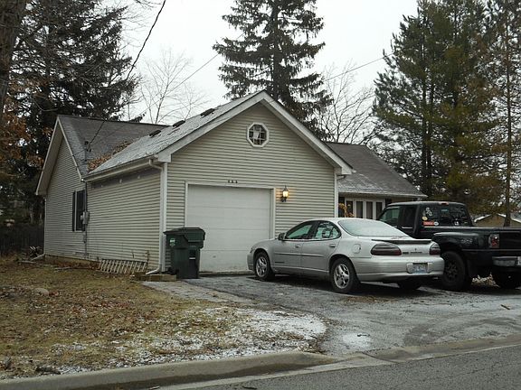3rd image of 444 Shady Ln