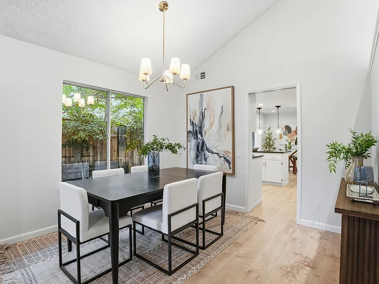 8 Coyle Creek Cir — Photo 20