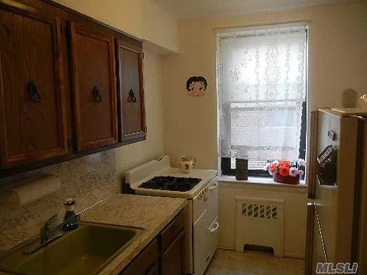 Sold by Douglas Elliman | media 22