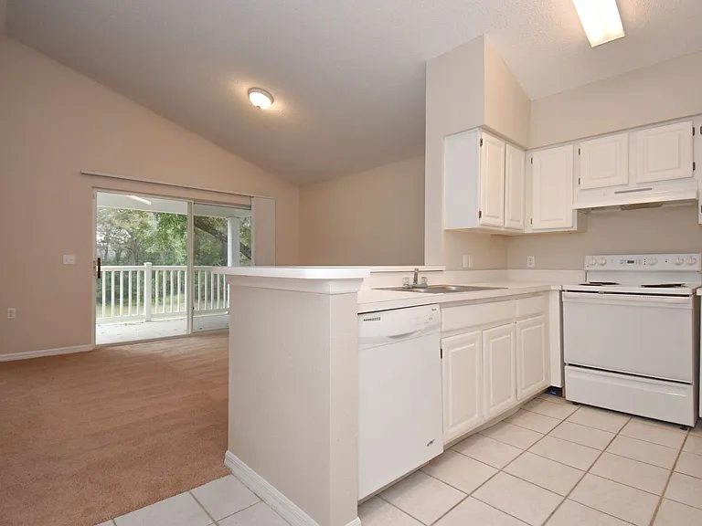 10000 SW 52nd Ave #GG199 — Photo 7
