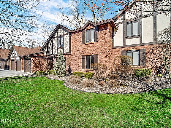 2nd image of 11121 Cottonwood Dr #9B