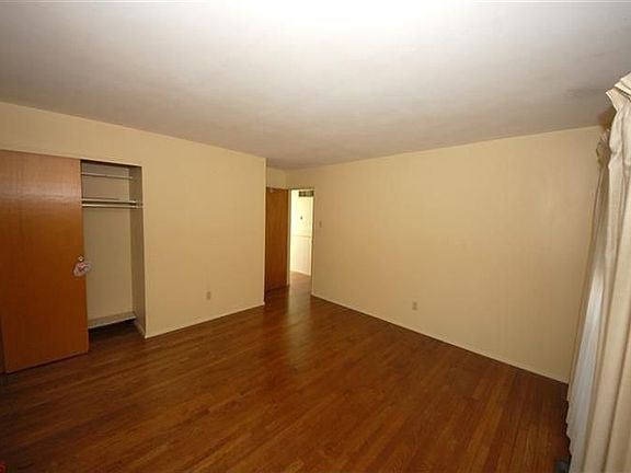 2nd image of 12784 Stoneridge Dr