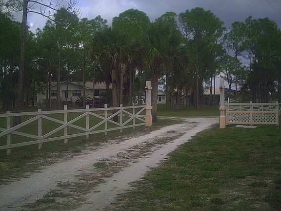 Homestead Rd Dead Ends at Home