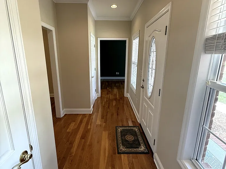 215 Woodson Dr — Photo 10