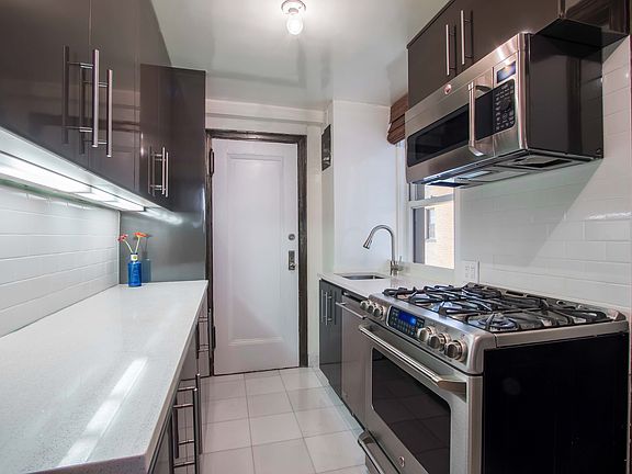 3rd image of 400 E 59th St APT 6E