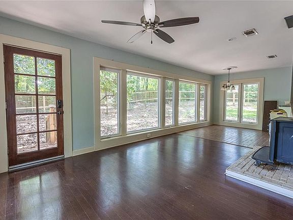 4th image of 510 College Ave