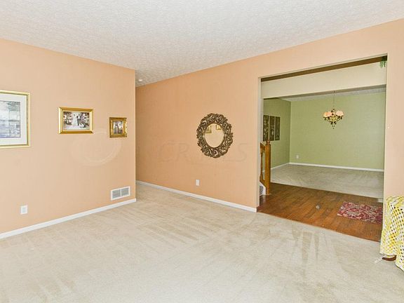 04 Living Room