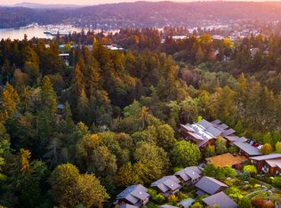 978 Vineyard Ln #200, Bainbridge Island, WA 98110