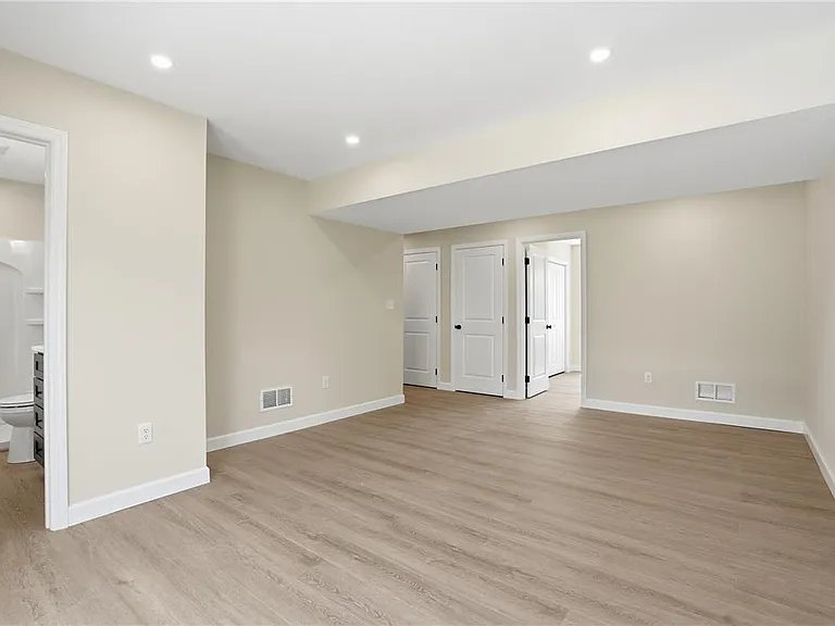 2905 Roosevelt St — Photo 38