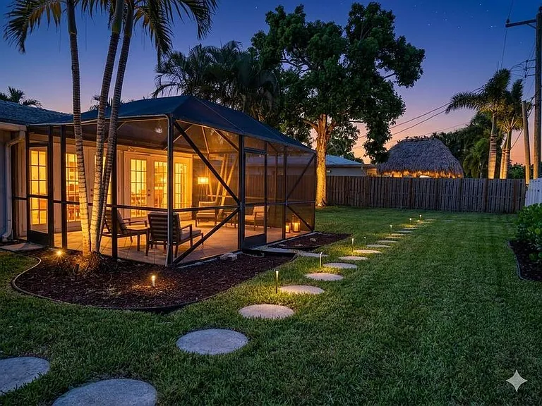 1288 SW 7th St — Photo 2