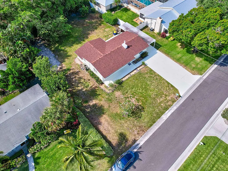 8968 SE Pine Cone Ln — Photo 34