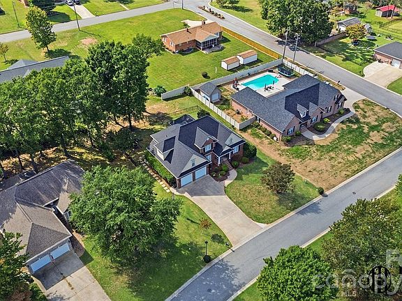 5th image of 235 Landry Dr