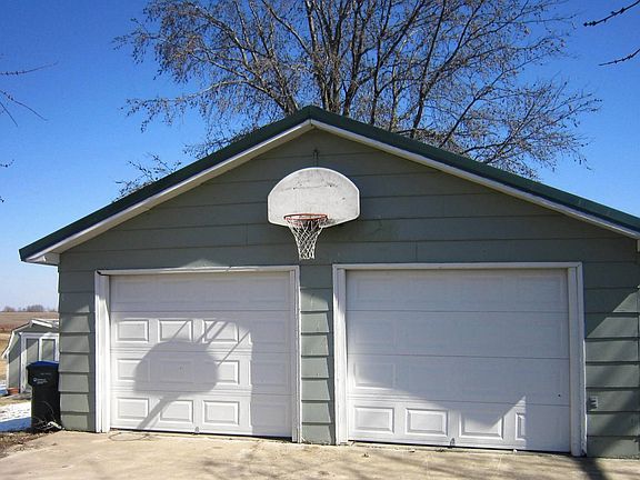 3rd image of 402 Steer Creek Way