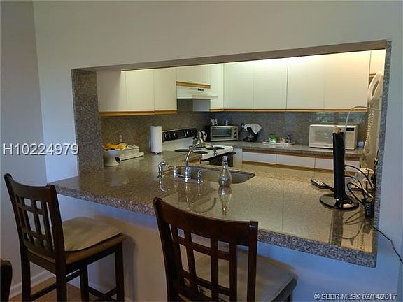 4th image of 1110 SW 125th Ave APT 404M