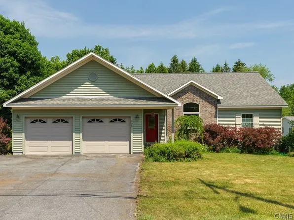 405 Dodge Ave, Sackets Harbor, NY 13685