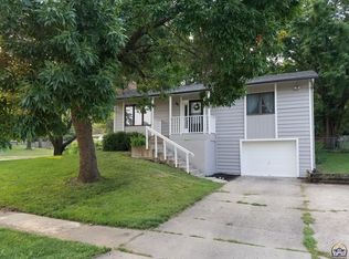 2155 SE 35th St, Topeka, KS 66605