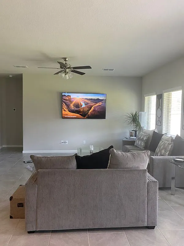 5 bed, 3.5 bath, 3402 sqft, $3,300 — Photo 2