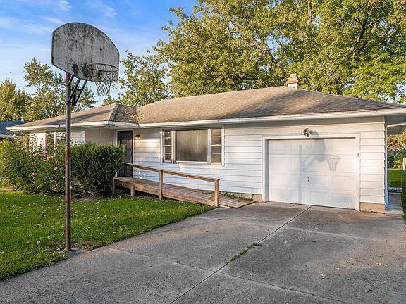 3rd image of 3409 N Pauline Ave