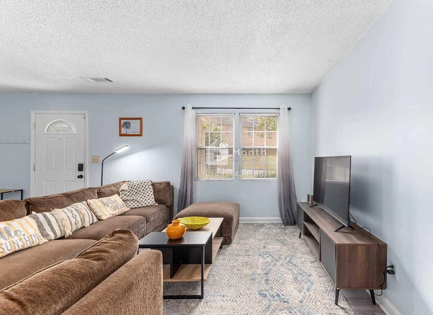 3 bed, 1350 sqft, $4,200 — Photo 2