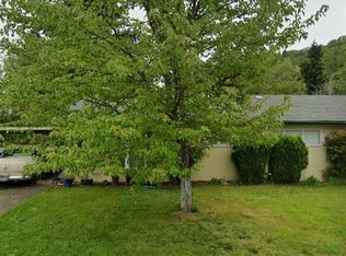841 W Fairhaven St, Roseburg, OR 97471