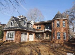 3675 Berne Rd, Wantagh, NY 11793