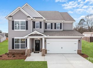 607 Fox Cove Rd, Hendersonville, NC 28792