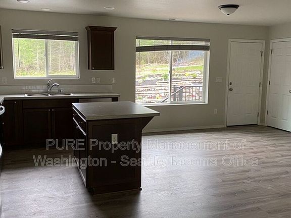 3rd image of 2815 416th St E Unit Adu