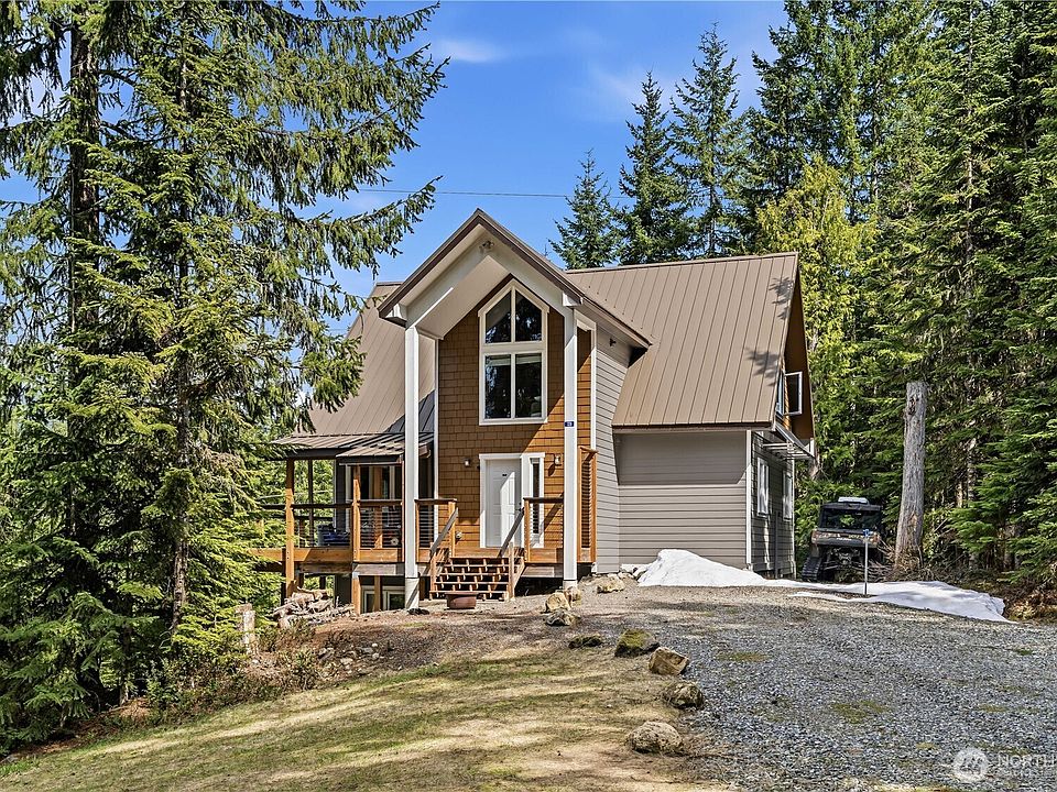 1st image of 320 Lakeview Way