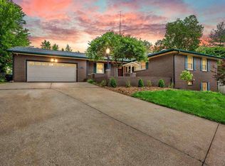 10 Wellesley Way, Iowa City, IA 52245